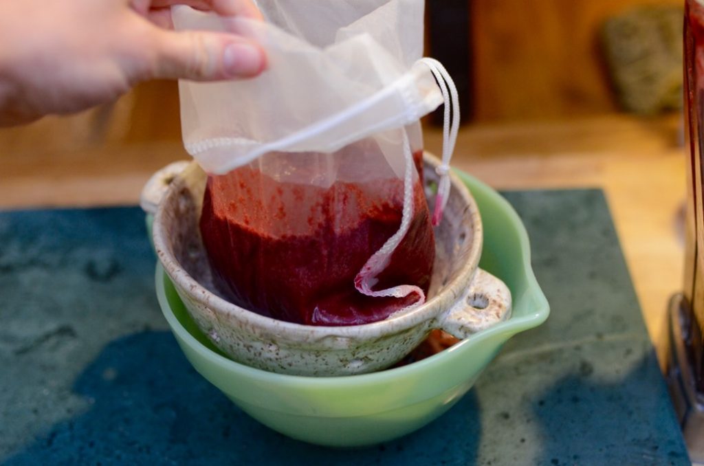 make juice with nut milk bag